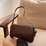 New Style Flip Magnetic Buckle Shoulder Crossbody Bag - Image 5