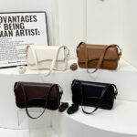 New Style Flip Magnetic Buckle Shoulder Crossbody Bag - Image 6